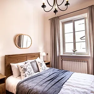 https://swietojanska-old-town-apartment.warsawhotelspoland.com